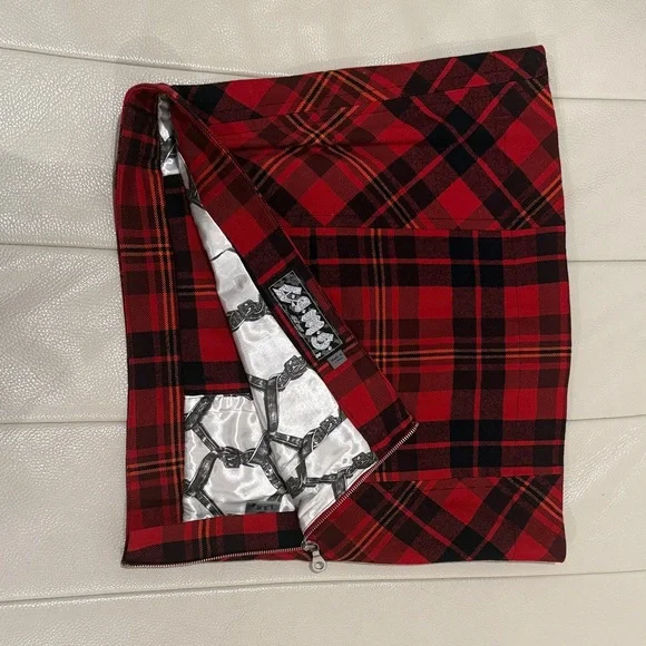 Fall 2007 LAMB Plaid Red and Black Women's Skirt - Picture 4 of 6
